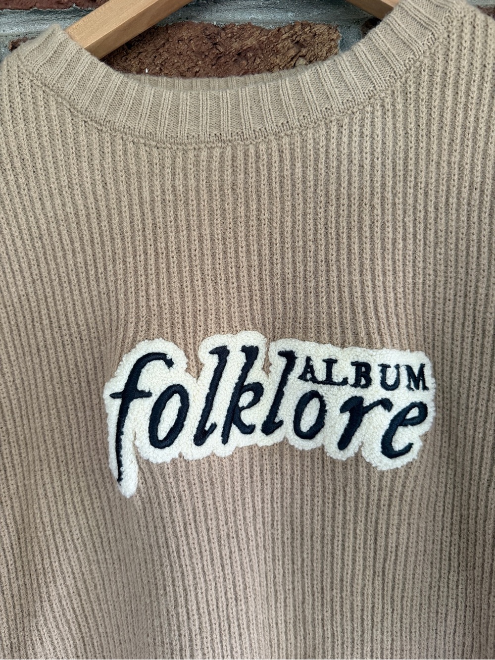 FOLKLORE ALBUM CHENILLE PATCH CREWNECK SWEATER. Size small. - Picture 3 of 7